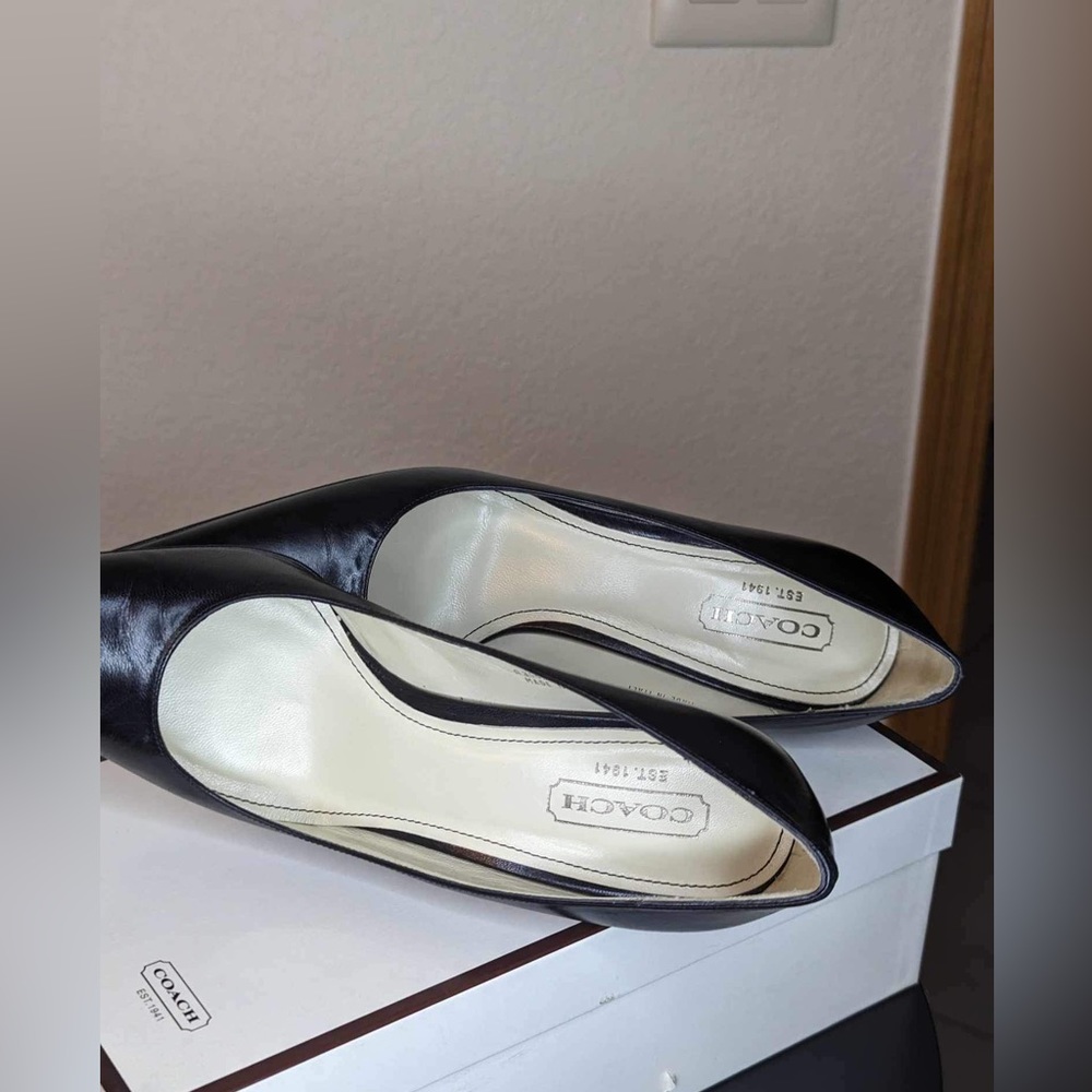 Coach "Alison" Black Kid Leather pumps heels Size: 9 - Picture 4 of 6